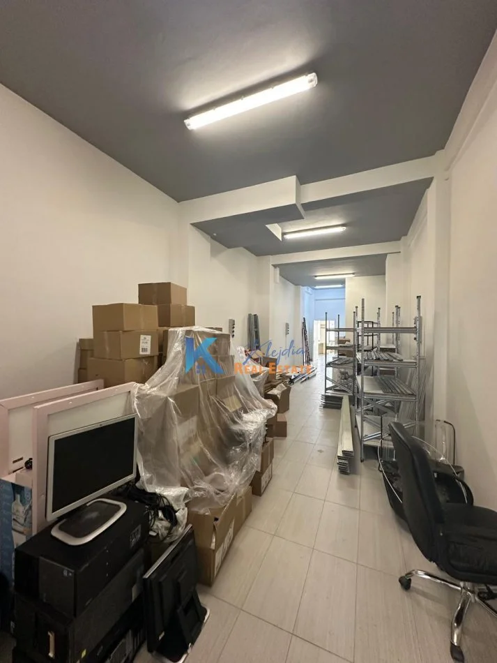 Tirane, shitet ambjent biznesi Kati 0, 390 m² 350.000 € (prane SHKOLLES SE KUQE)