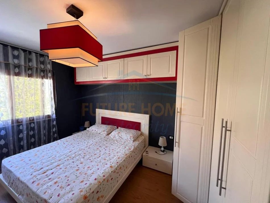 Tirane, jepet me qera apartament 2+1 Kati 4, 80 m² 400 € (Ish Tregu Elektrik, Tiranë.)