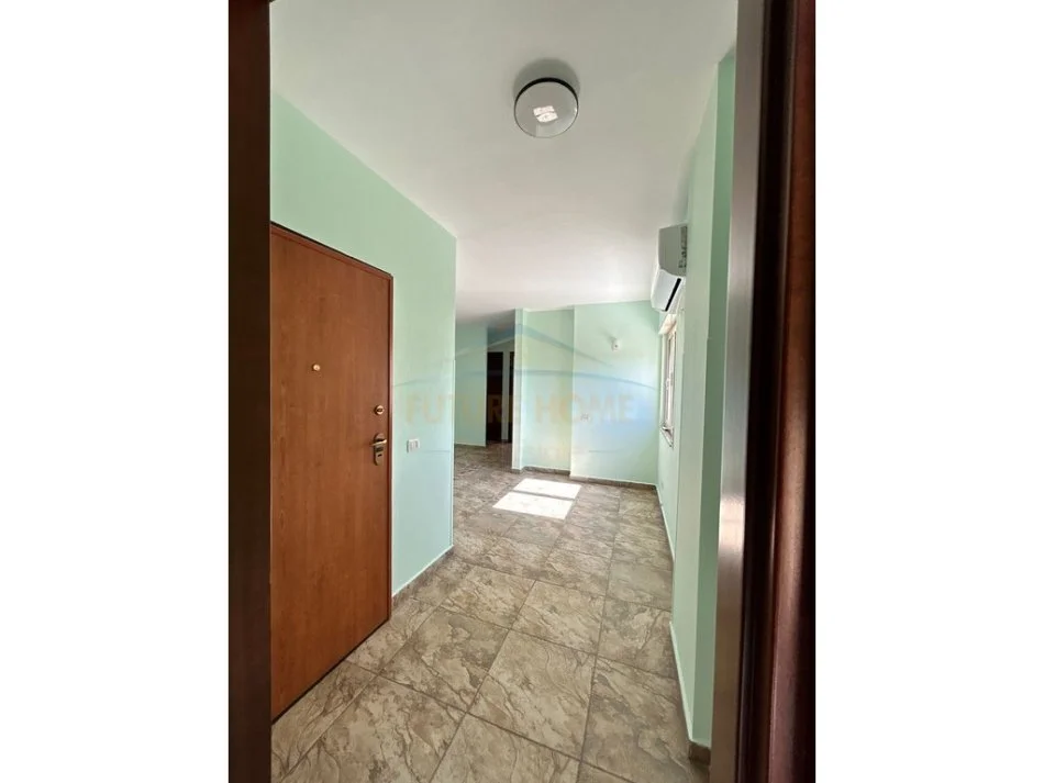 Tirane, jepet me qera apartament 2+1+Ballkon Kati 6, 115 m² 600 € (Rruga Fortuzi)