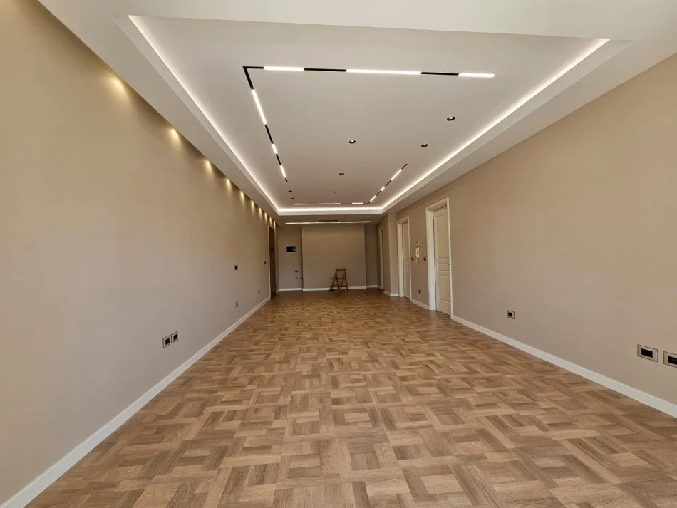 Tirane, jepet me qera apartament 3+1 Kati 5, 115 m² 1.700 € (Stadiumi Air Albania)
