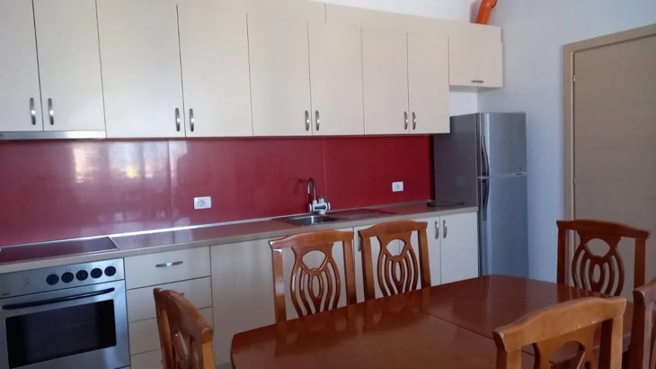 Tirane, jepet me qera apartament 1+1+Ballkon Kati 5, 400 € 