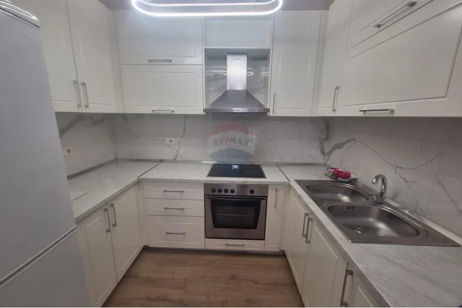 Tirane, jepet me qera apartament Kati 8, 70 m² 600 € (Don Bosko Hipoteka)