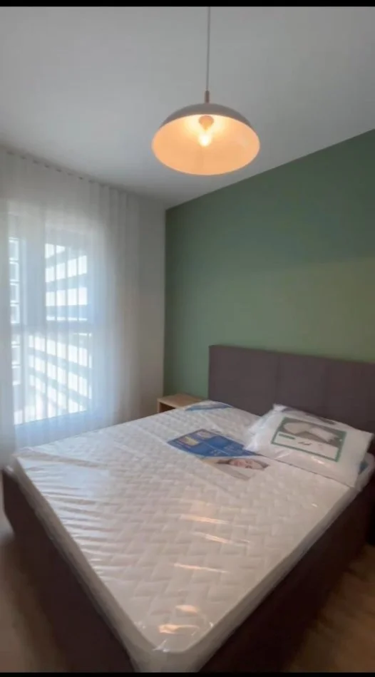 Tirane, jepet me qera apartament 1+1+Ballkon Kati 4, 73 m² 600 € (Don Bosko, Trio Tower Residence)