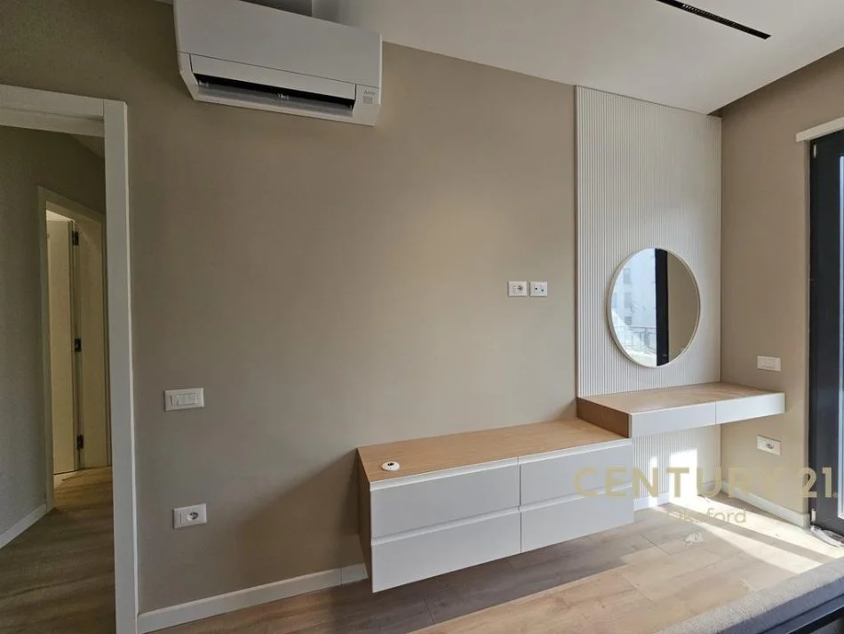 Tirane, shitet apartament 2+1 Kati 2, 111 m² 320.000 € (XHELUKSI)