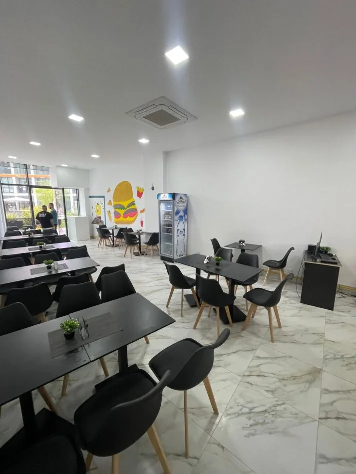 Tirane, jepet me qera ambjent biznesi Kati 0, 75 m² 1.600 € (Lake View)