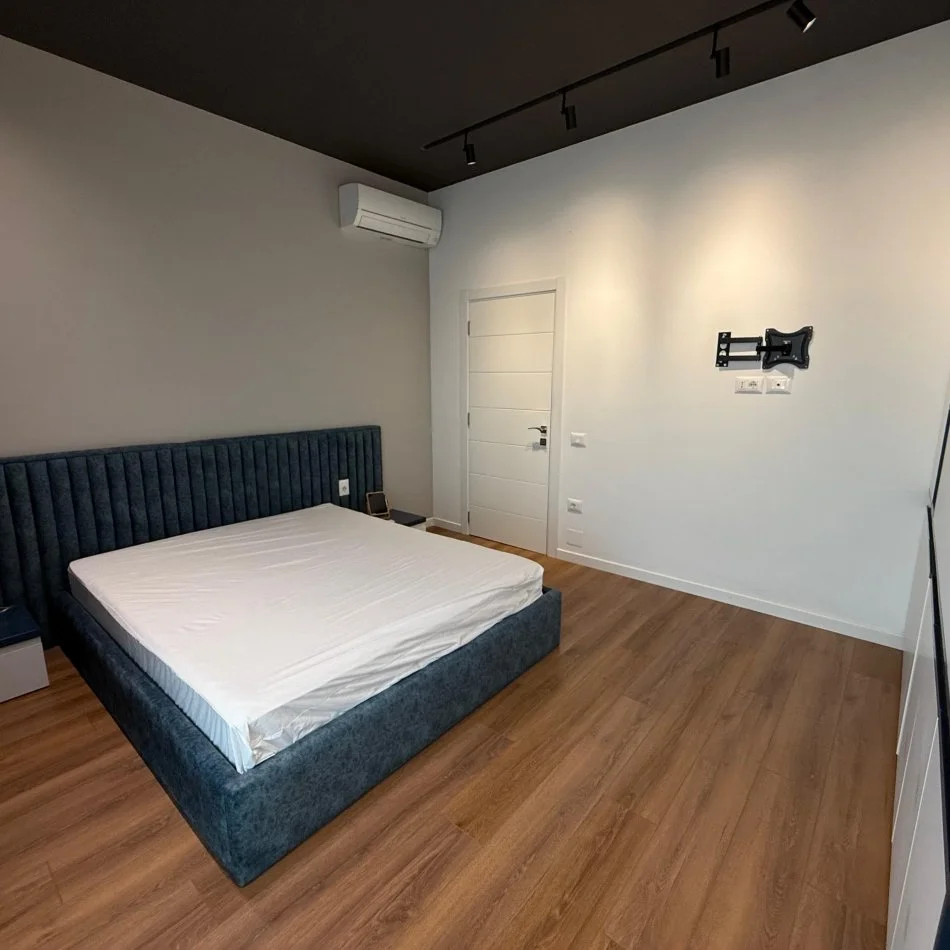 Tirane, jepet me qera apartament 1+1 Kati 6, 70 m² 800 € (Kompleksi Square 21)