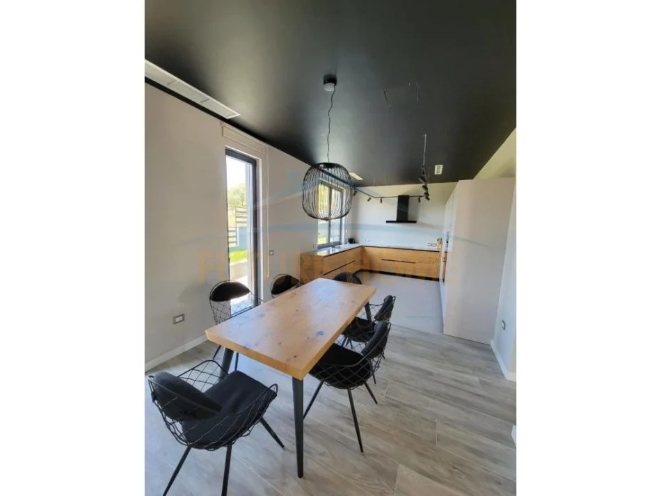 Tirane, shitet Vile 3 Katshe Kati 0, 917 m² 800.000 € (daias)