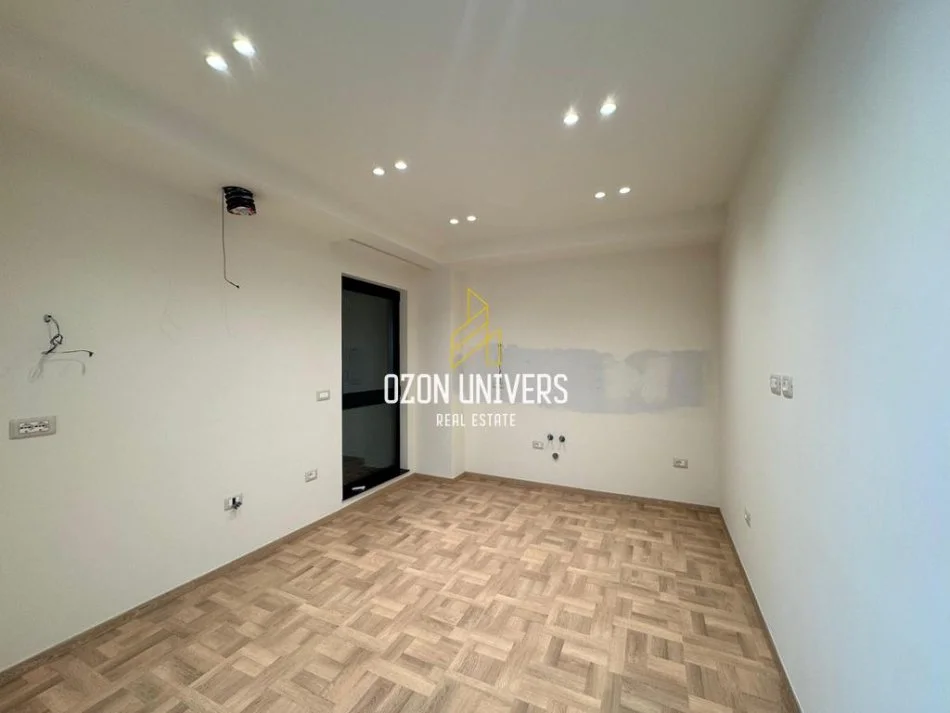 Tirane, jepet me qera apartament 2+1+Ballkon Kati 6, 141 m² 1.500 € (Myslym Shyr)