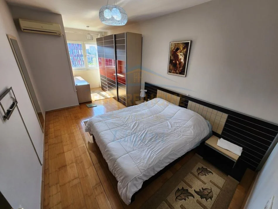 Tirane, jepet me qera apartament 2+1+Aneks+Ballkon Kati 5, 96 m² 1.000 € (stadiumi air albania)