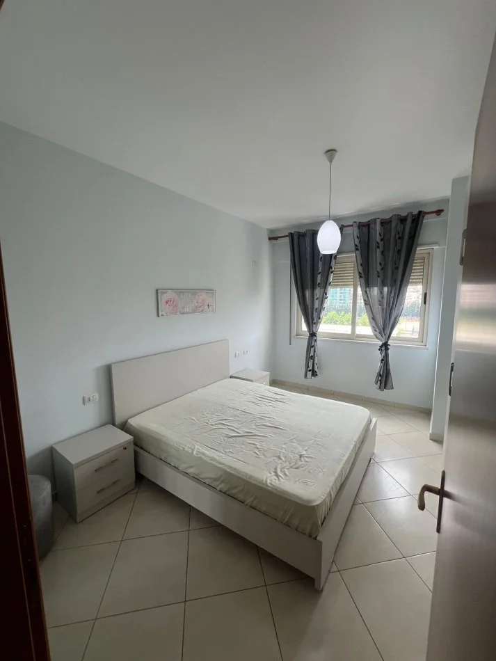 Tirane, jepet me qera apartament 1+1 Kati 5, 60 m² 450 € (Don Bosko)