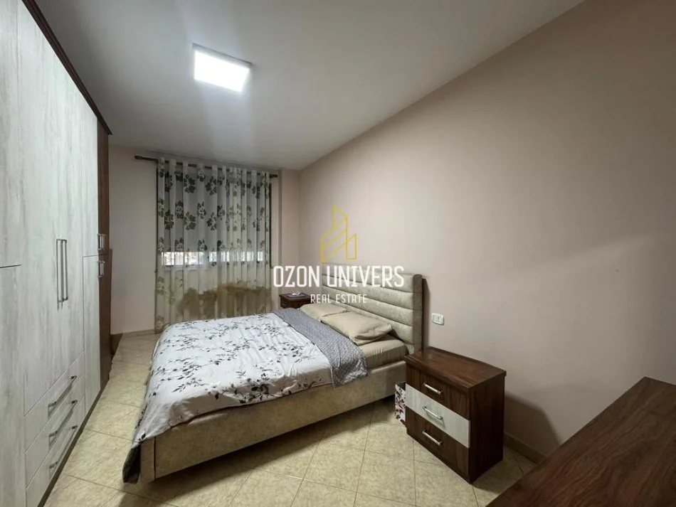 Tirane, jepet me qera apartament 2+1+Ballkon Kati 6, 120 m² 700 € (Ish Ekspozita)