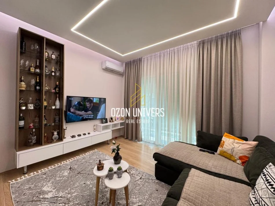 Tirane, jepet me qera apartament 2+1+Ballkon Kati 2, 85 m² 600 € (Apartament 2+1 me Qira tek Kompleksi Bora, Liqeni i Thatë !)