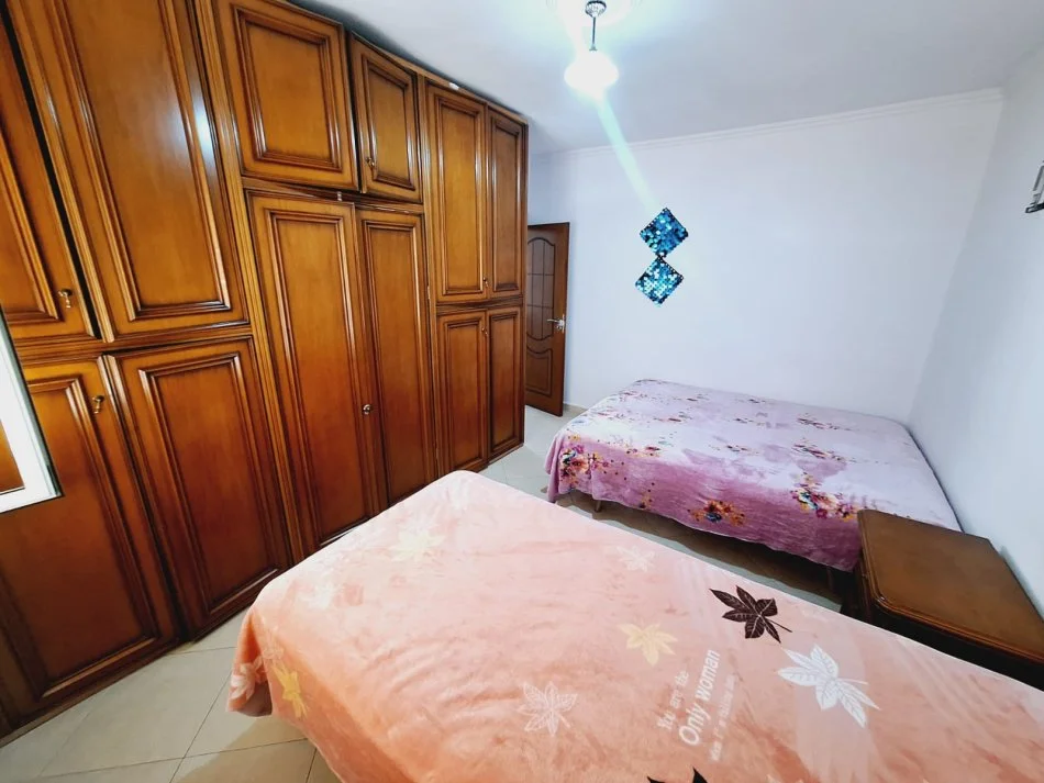 Tirane, jepet me qera apartament 2+1 Kati 4, 60 m² 470 € (Qendër)