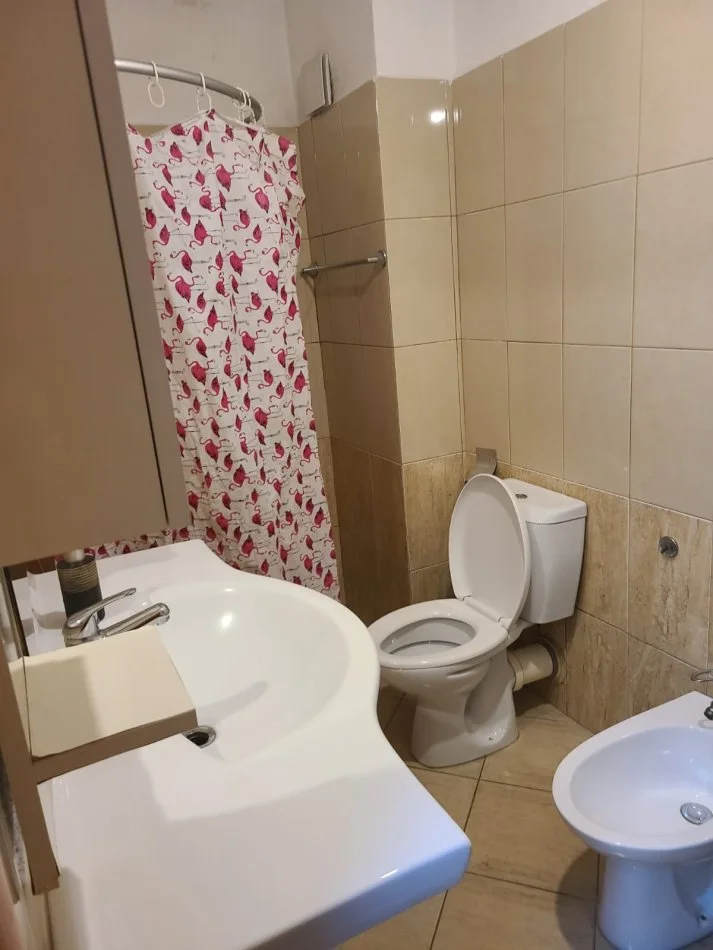 Tirane, jepet me qera apartament 1+1 Kati 6, 73 m² 350 € (Yzberisht)