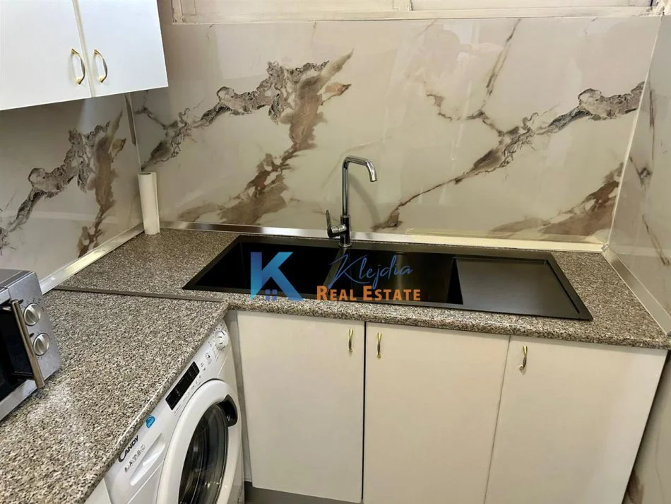 Tirane, jap me qera apartament 2+1+Ballkon Kati 4, 72 m² 550 € (Ali Dem, afer shkolles 1 Maji)