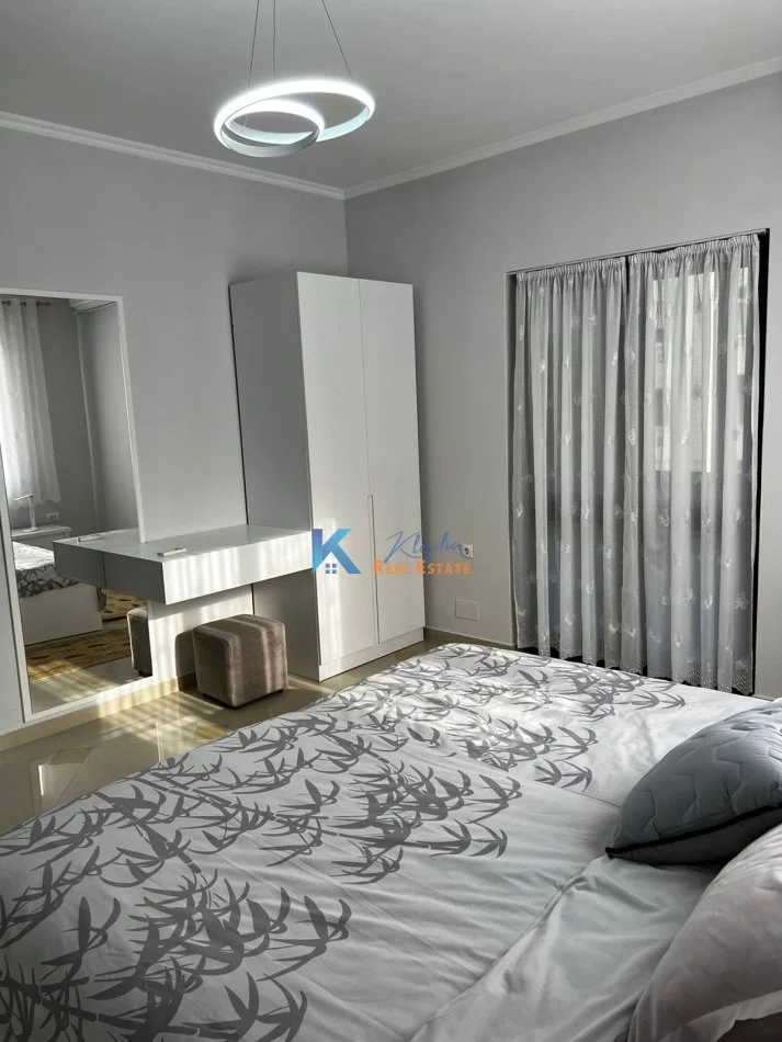 Tirane, jap me qera apartament 1+1+Aneks+Ballkon Kati 2, 65 m² (Mbi shkollen e baletit)