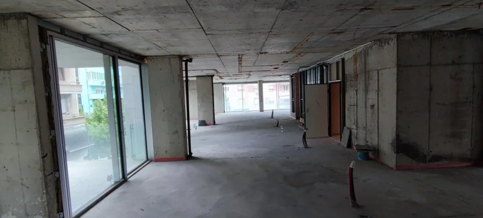 Tirane, jepet me qera ambjent biznesi Kati 2, 515 m² 20.600 € (Blloku)