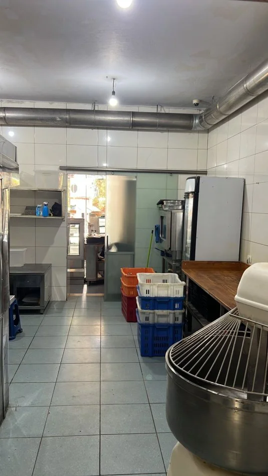 Tirane, jepet me qera dyqan Kati 0, 110 m² 700 € (Qytet Studenti)