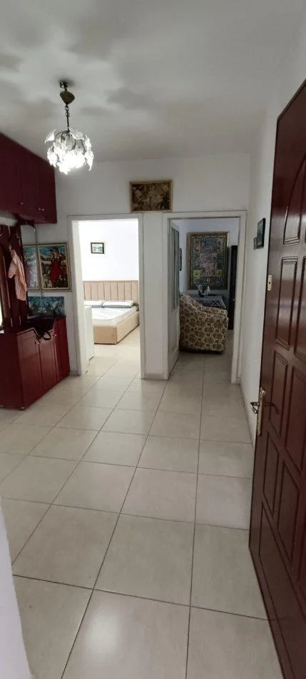 Tirane, jepet me qera apartament 2+1 Kati 2, 80 m² 500 € (Ali Dem)
