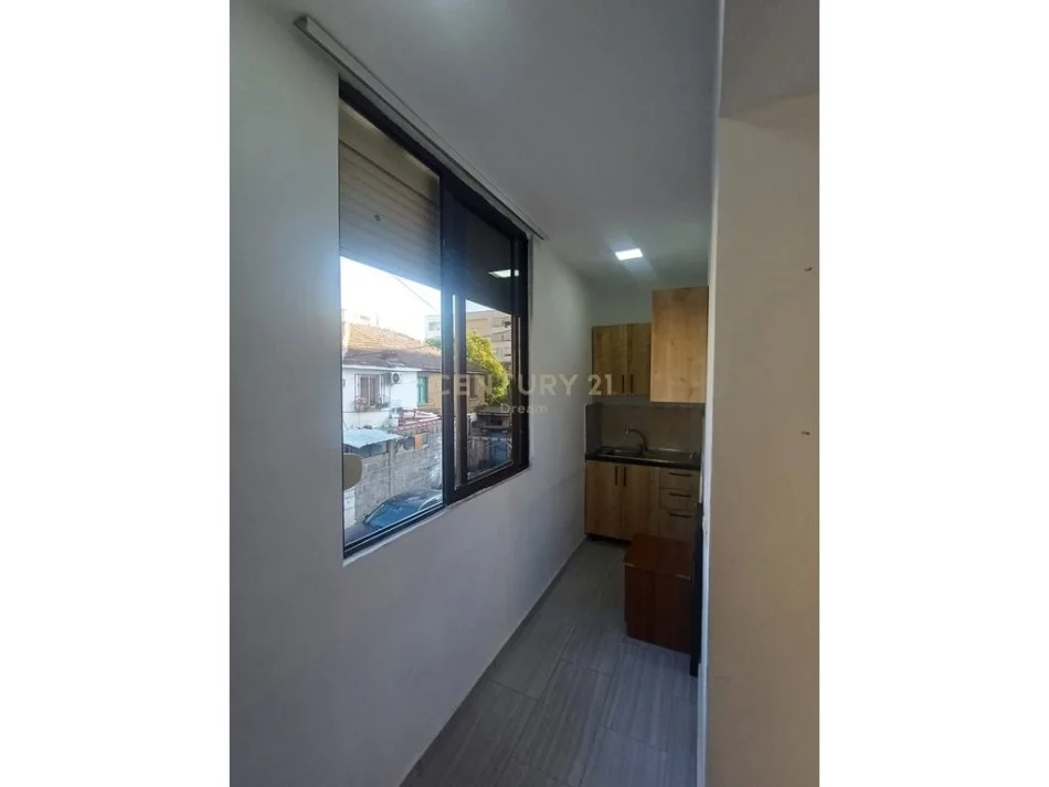 Tirane, shitet apartament 1+1 Kati 2, 47 m² 80.000 € (Tregu i Ri Elektrik)