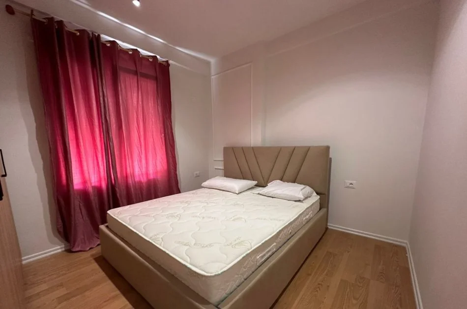 Tirane, jepet me qera apartament 1+1 Kati 3, 71 m² 550 € 