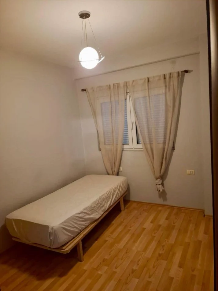 Tirane, jepet me qera apartament 2+1 Kati 3, 94 m² 450 € (Kodra e Diellit)