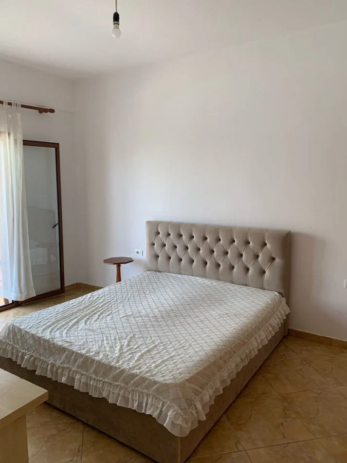 Tirane, jepet me qera apartament 2+1 Kati 2, 120 m² 400 € (Astir)