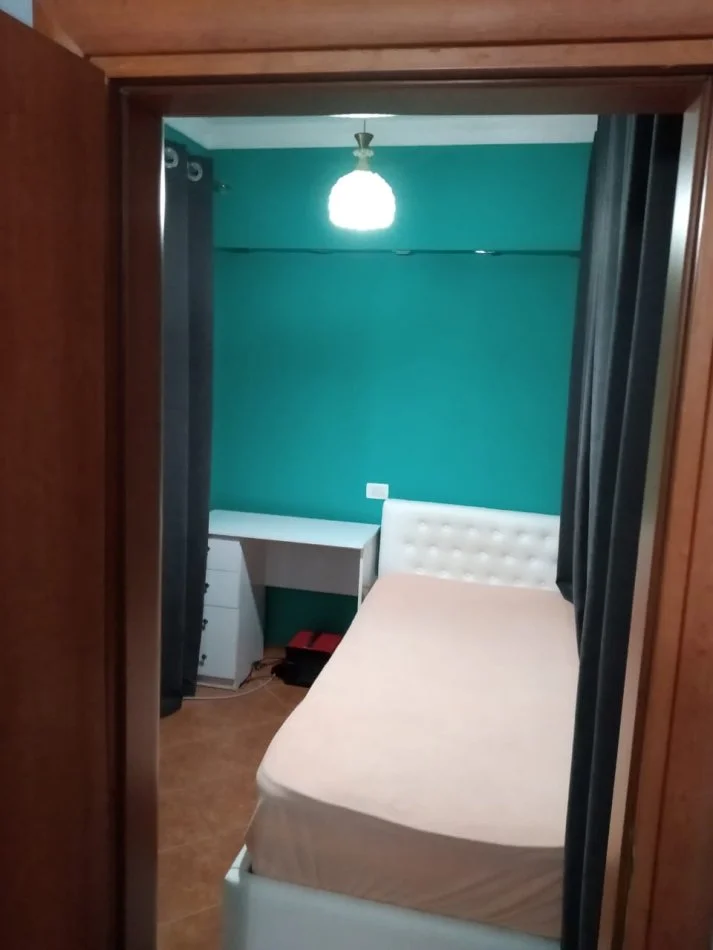 Tirane, jepet me qera apartament 2+1 Kati 7, 90 m² 450 € (Unaza e Re)