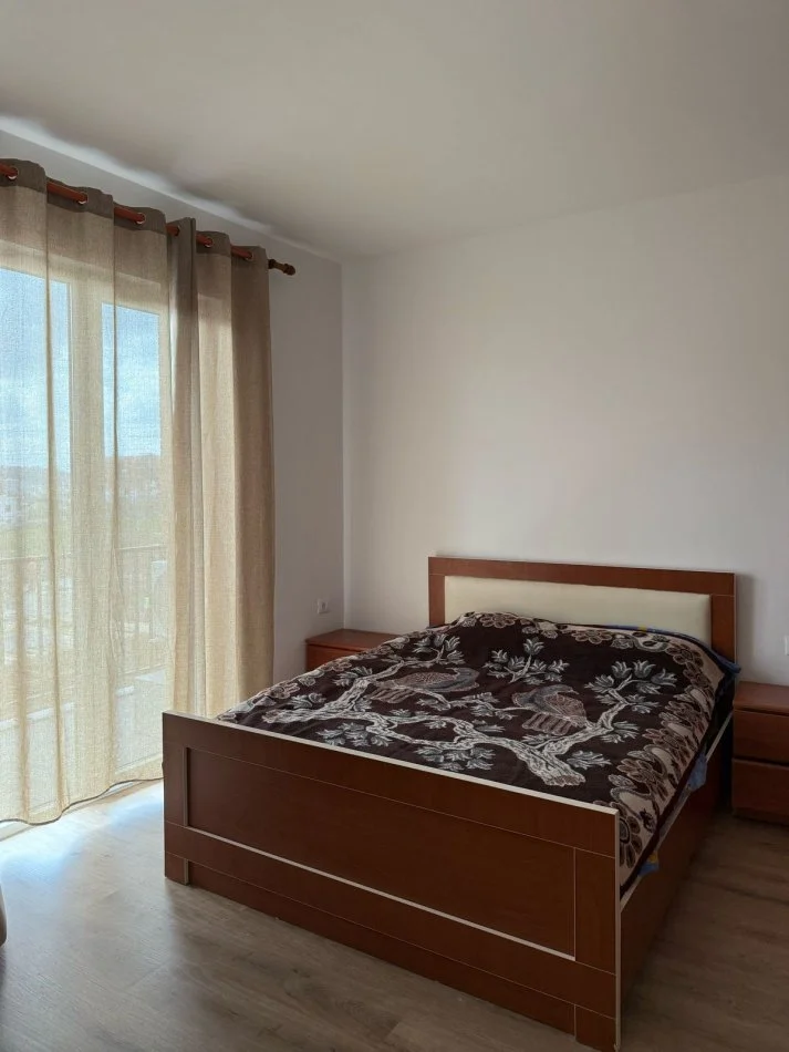 Tirane, jepet me qera apartament 1+1 Kati 1, 60 m² 450 € 