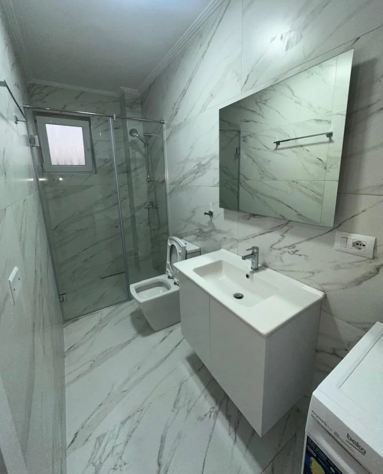 Tirane, jepet me qera apartament 1+1 Kati 2, 60 m² 400 € (Sauk I Ri)