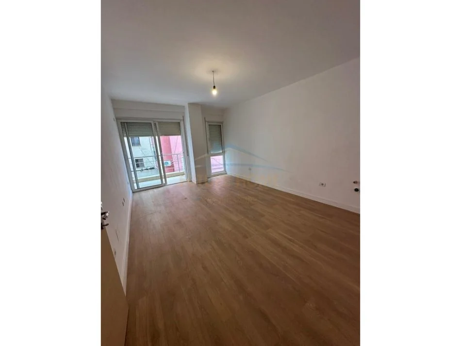 Durres, shitet apartament 2+1+Aneks+Ballkon Kati 2, 90 m² 130.000 € (Lagjia 5, Durres)