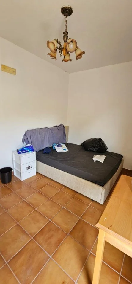 Tirane, jepet me qera ambjent biznesi Kati 1, 6.420 m² 3.500 € (Ndroq)