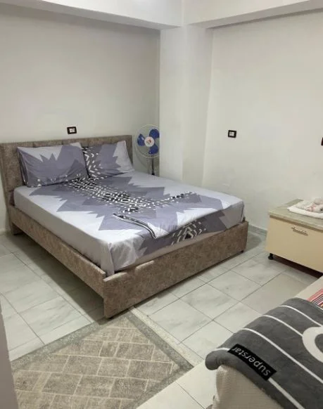 Tirane, jepet me qera apartament 1+1 Kati 1, 67 m² 410 € (Brryli)