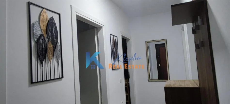 Tirane, jap me qera apartament 2+1+Ballkon Kati 9, 80 m² 450 € (Misto Mame, afer hotel 7777)