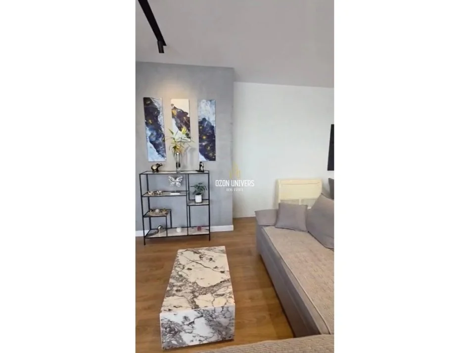 Tirane, jepet me qera apartament duplex Dublex Kati 7, 125 m² 1.700 € (Rruga e Barrikadave, Qendër)