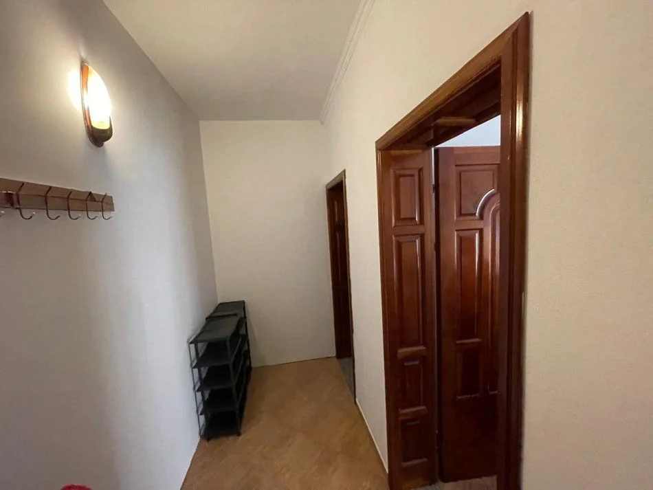 Tirane, jepet me qera apartament 1+1 Kati 2, 50 m² 300 € (Qytet Studenti)