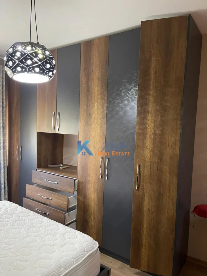 Tirane, jap me qera apartament 2+1+Ballkon Kati 3, 100 m² (Fresk, afer Gaxherrit)