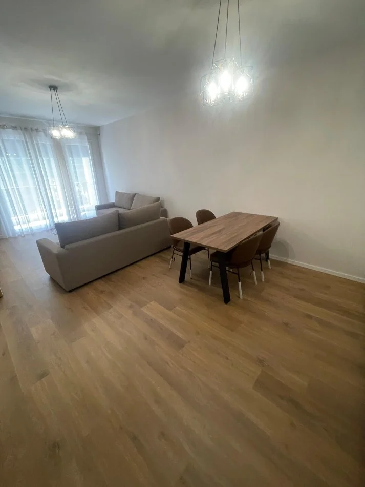 Tirane, jepet me qera apartament 1+1 Kati 8, 100 m² 650 € (Don Bosko)