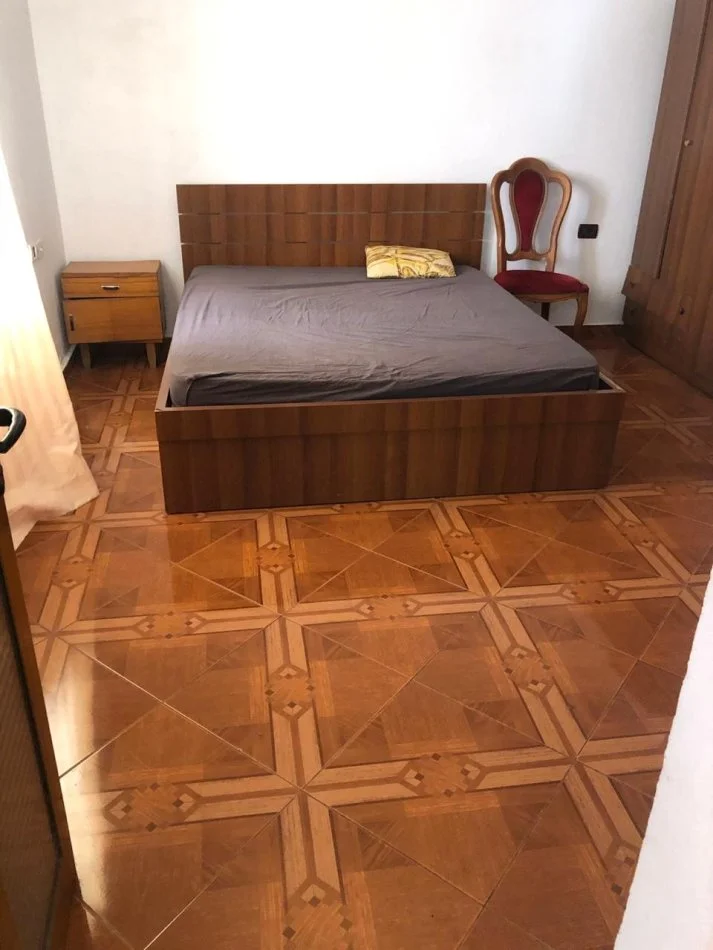 Tirane, jepet me qera apartament 2+1 Kati 2, 100 m² 350 € (Rruga e Dibrës)