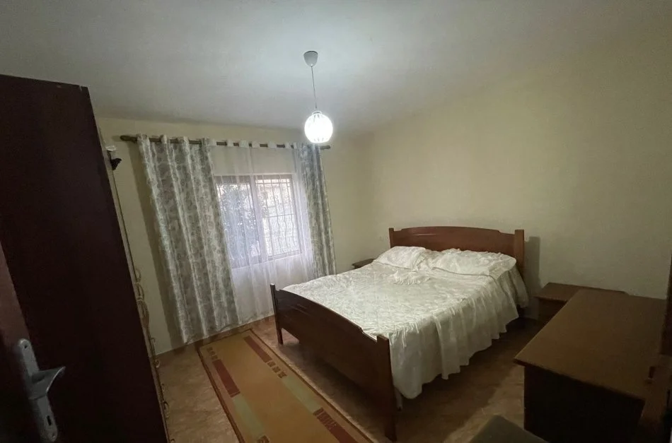 Tirane, jepet me qera apartament 1+1 Kati 1, 70 m² 400 € (Don Bosko)