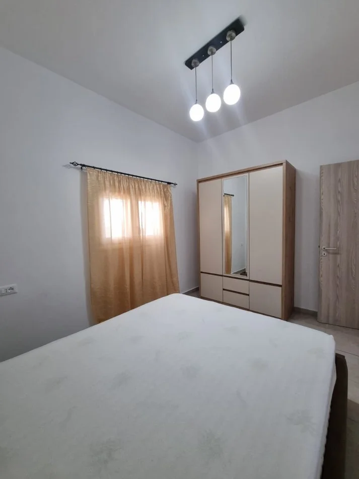 Tirane, jepet me qera apartament 1+1 Kati 0, 60 m² 370 € (Rruga e Elbasanit)