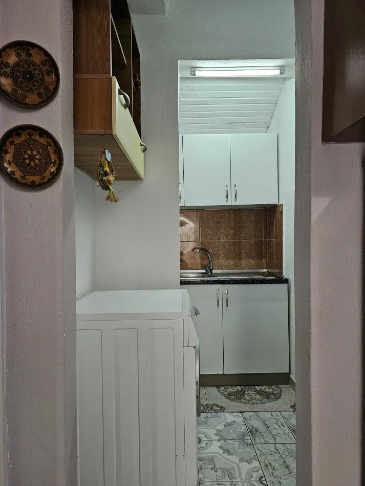 Tirane, jepet me qera apartament 1+1 Kati 1, 360 m² 360 € (Don Bosko)