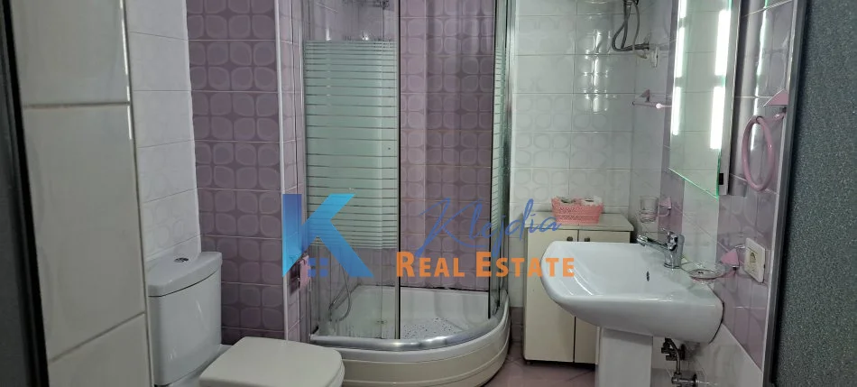 Tirane, jap me qera apartament 2+1+Ballkon Kati 6, 85 m² 600 € (Don Bosko, pranë Market Viva)