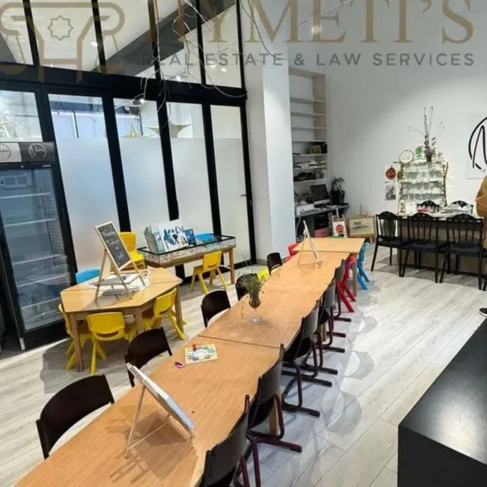 Tirane, jepet me qera ambjent biznesi Kati 0, 110 m² 1.700 € (Tirane, Rruga Jordan Misja, Pallati i Kontaktit)