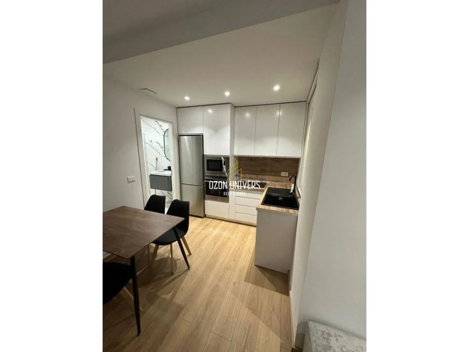 Tirane, jepet me qera apartament 1+1 Kati 1, 57 m² 700 € (Pranë Ringu-t – Zogu i Zi)