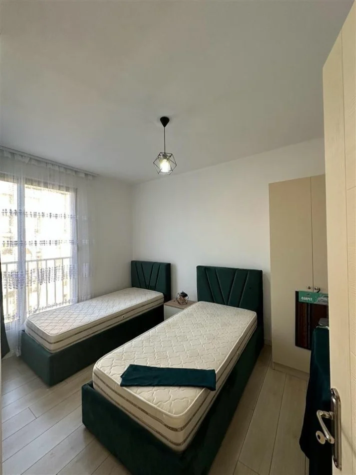 Tirane, jap me qera apartament 2+1+Ballkon , 103 m² 670 € (Fusha e Aviacionit, prane Drejtorise se Tatimeve)