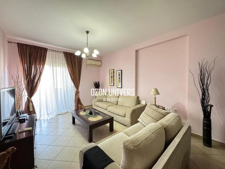 Tirane, jepet me qera apartament 2+1+Ballkon Kati 4, 104 m² 550 € (Astir)