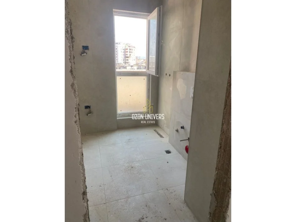 Tirane, shitet apartament 1+1+Ballkon Kati 5, 60 m² 125.000 € (Kompleksi "Aura" , Rruga Dritan Hoxha)