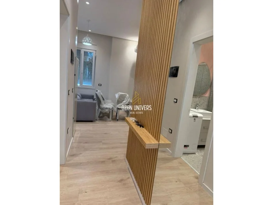 Tirane, jepet me qera apartament 1+1 Kati 1, 55 m² 700 €