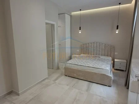 Tirane, jepet me qera apartament 2+1 Kati 4, 120 m² 1.100 € 